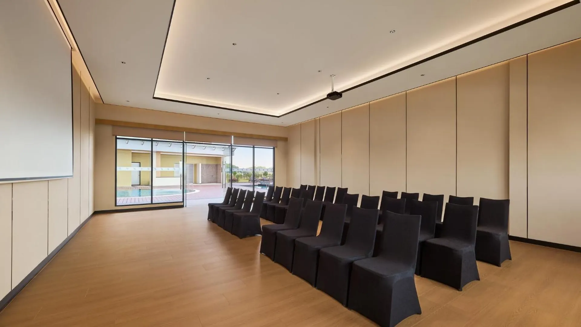 Holiday Inn & Suites Penang Prai By Ihg Bukit Mertajam Otel